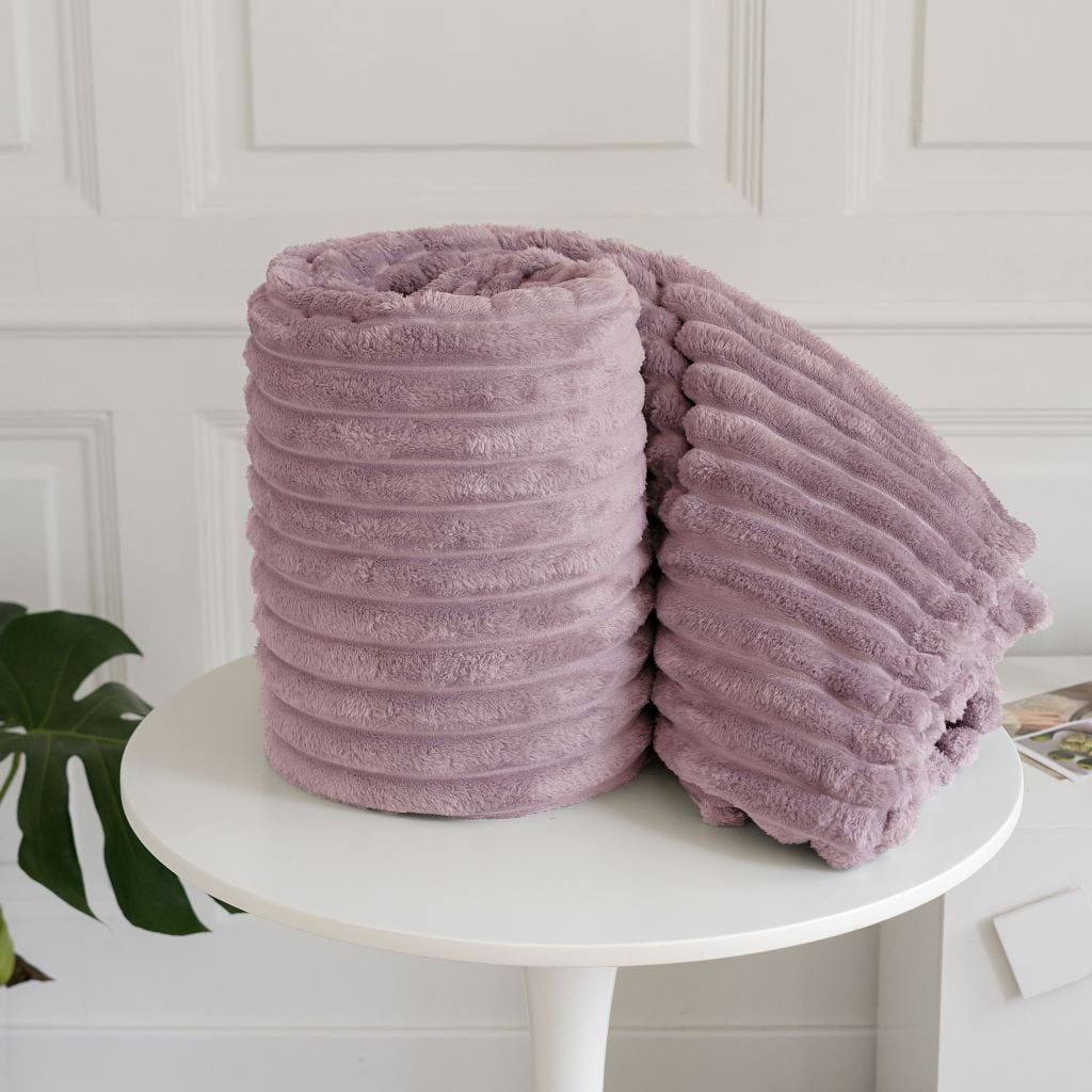 Luxury Jumbo Chunky Cord Fur Blanket - TheComfortshop.co.ukThrows0721718971726thecomfortshopTheComfortshop.co.ukblack-chunk-bed-throwBlack150 cm X 200 cmLuxury Jumbo Chunky Cord Fur Blanket - TheComfortshop.co.uk