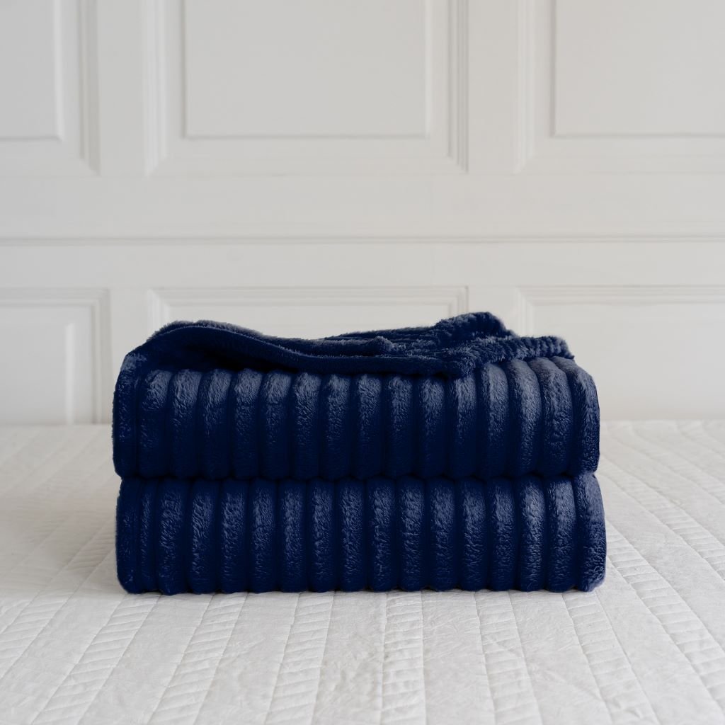 Luxury Jumbo Chunky Cord Fur Blanket - TheComfortshop.co.ukThrows0721718971849thecomfortshopTheComfortshop.co.uknavy-blue-chunk-bed-throwNavy Blue150 cm X 200 cmLuxury Jumbo Chunky Cord Fur Blanket - TheComfortshop.co.uk
