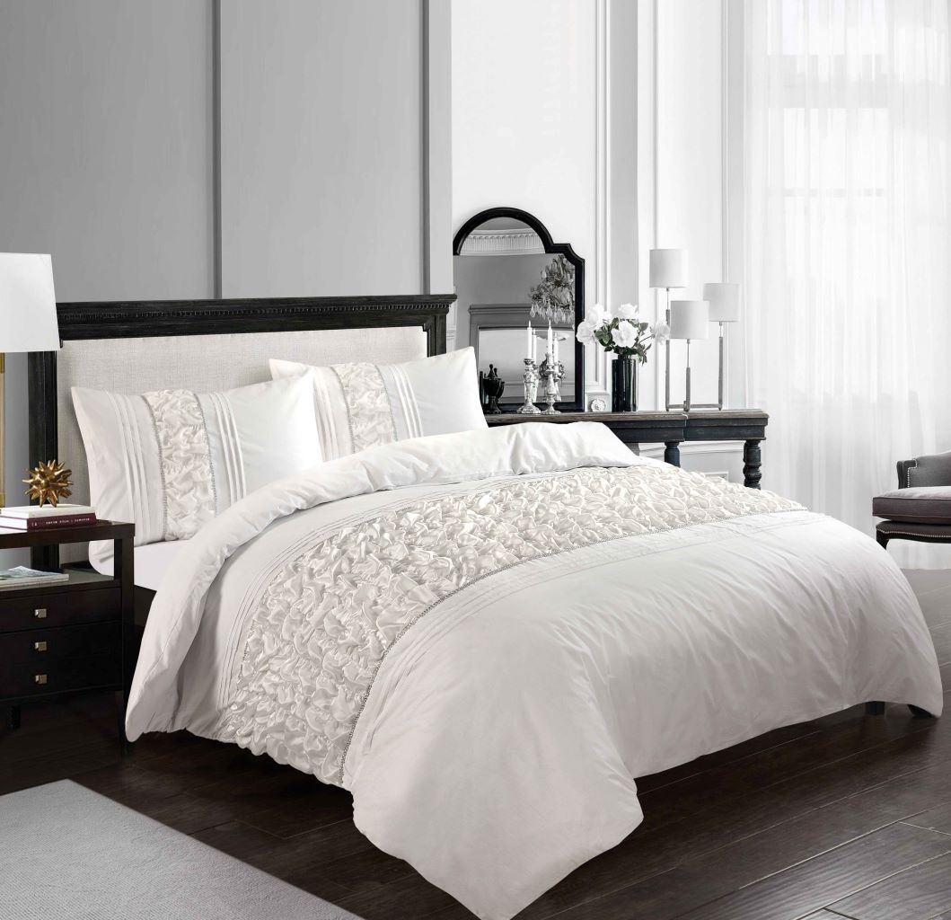White Aurora Reversible Duvet Sets - TheComfortshop.co.ukDuvet Covers10721718956560thecomfortshopTheComfortshop.co.ukWhite-Aurora-Single-Reversible-Duvet-SetsSingleWhite Aurora Reversible Duvet Sets - TheComfortshop.co.uk