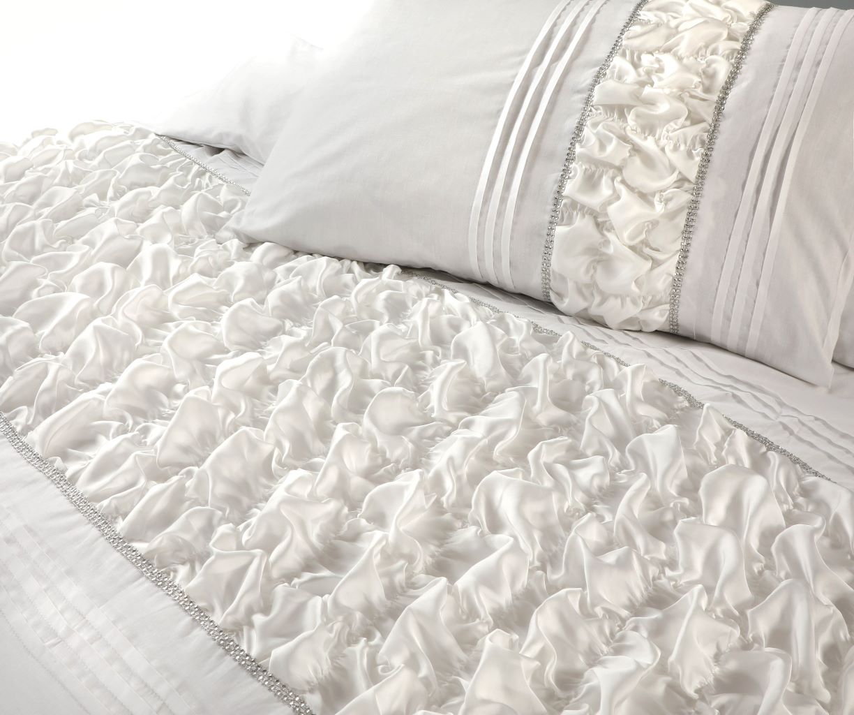 White Aurora Reversible Duvet Sets - TheComfortshop.co.ukDuvet Covers10721718956560thecomfortshopTheComfortshop.co.ukWhite-Aurora-Single-Reversible-Duvet-SetsSingleWhite Aurora Reversible Duvet Sets - TheComfortshop.co.uk