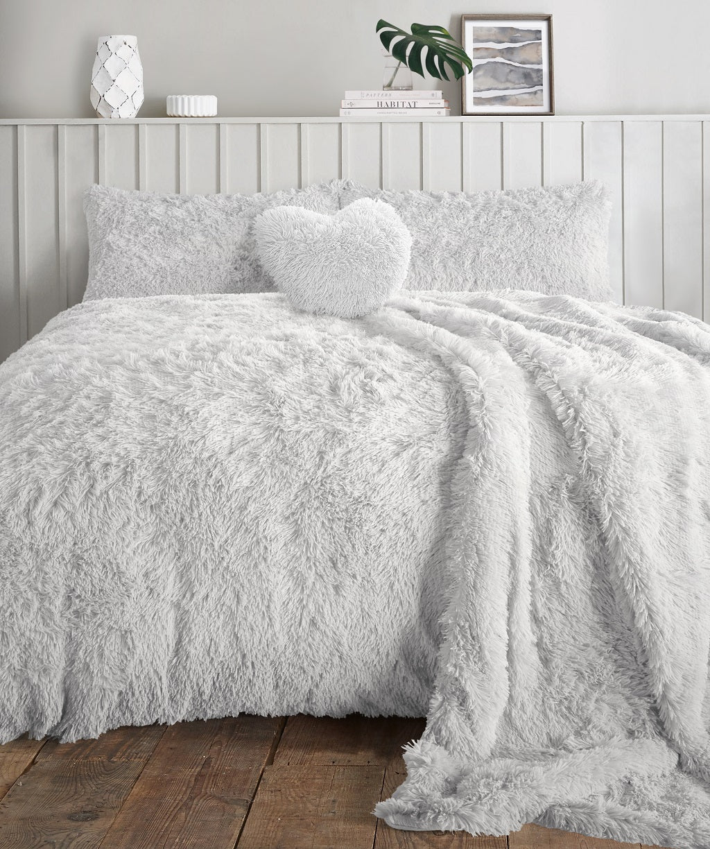 Hug & Snug Fleece Duvet Cover Set With Pillowcases - TheComfortshop.co.ukDuvet Covers0721718970743thecomfortshopTheComfortshop.co.ukTED CUDDLES Duvet White SuperkingWhiteDuvet Cover Set SuperkingHug & Snug Fleece Duvet Cover Set With Pillowcases