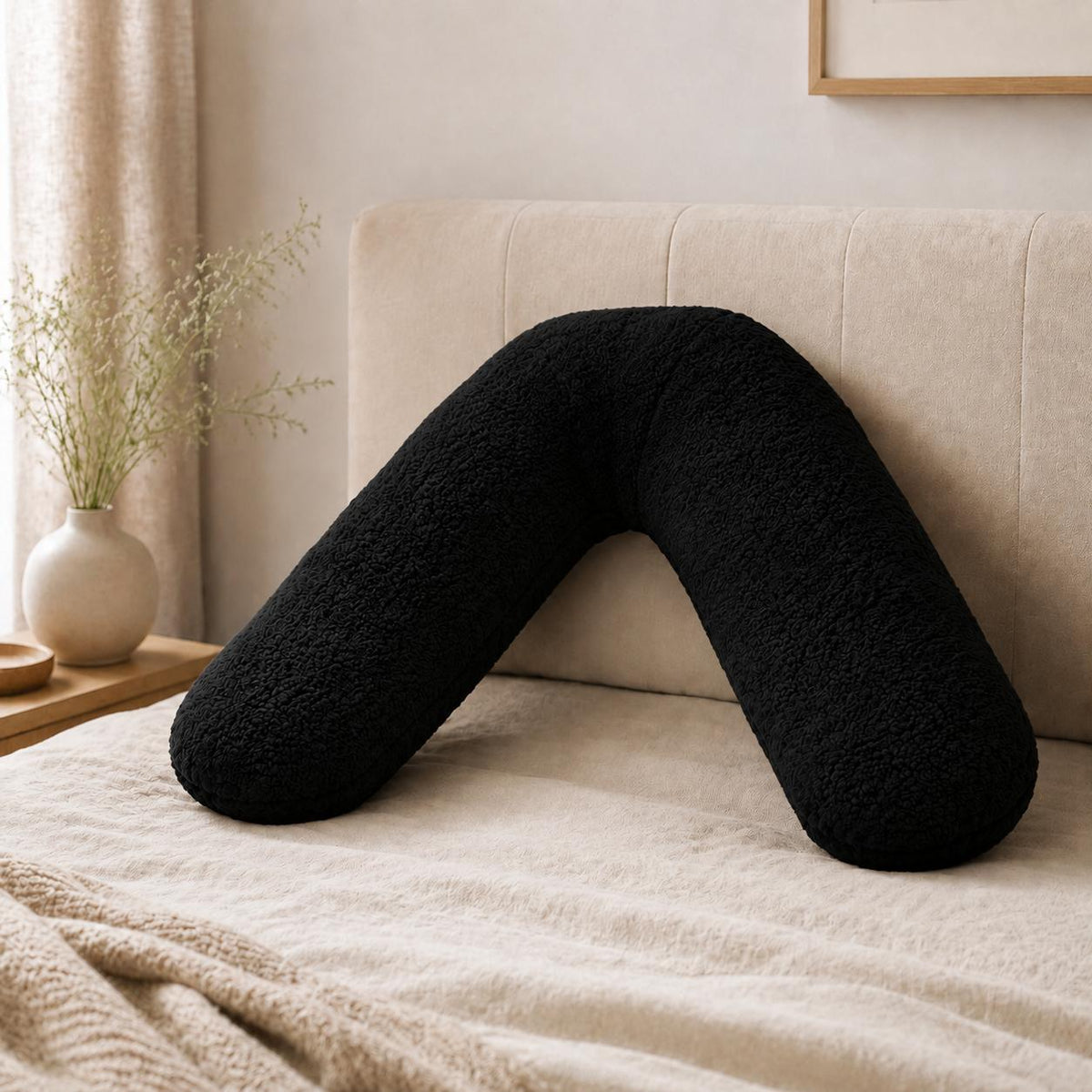 Teddy Fleece V-Shaped Support Pillow – Charcoal - TheComfortshop.co.ukTheComfortshop.co.ukTheComfortshop.co.ukTeddy  V-pillow blackblackTeddy Fleece V-Shaped Support Pillow – Charcoal